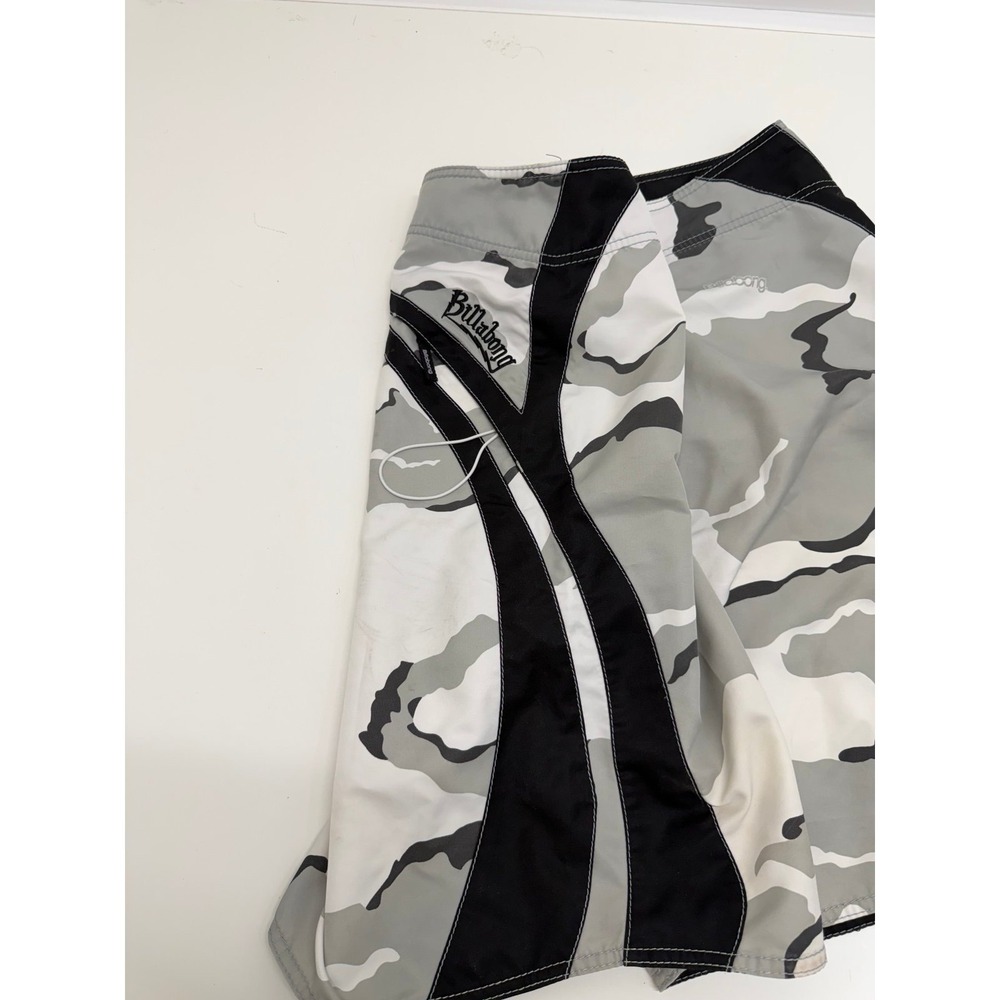 Vintage Billabong Y2K Camo Board Shorts Size 36 Gray White Black Surf Swim Trunk - Picture 9 of 9